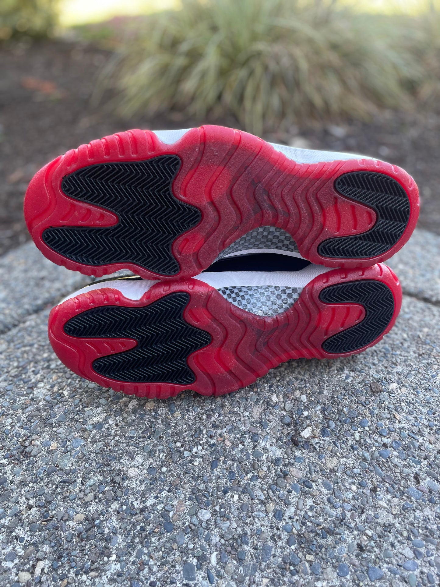 AV2187-160 New Jordan 11 low Concord bred size 13 with box