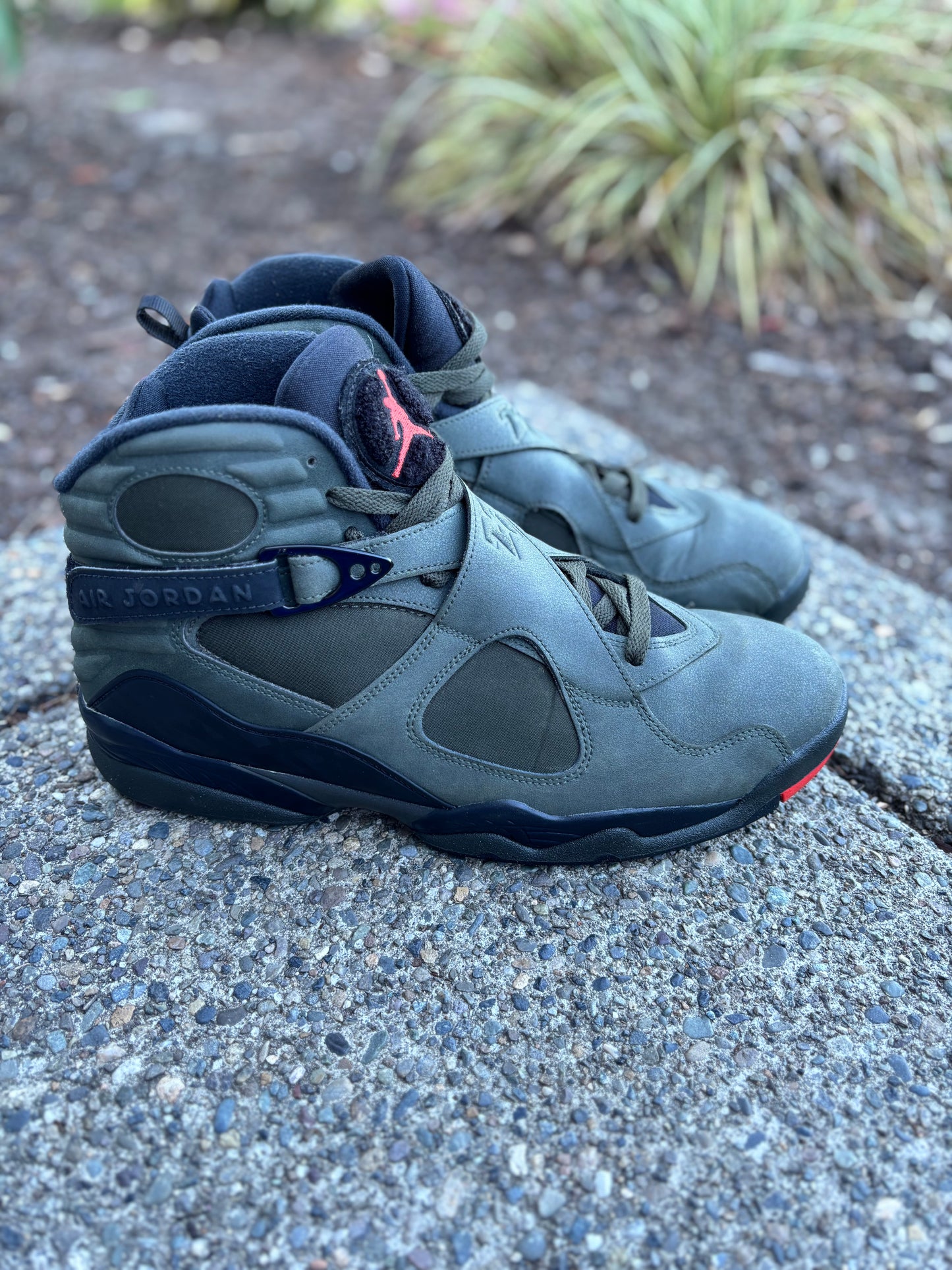 305381-305 Pre owned Jordan 8 retro take flight undefeated size 13 no box