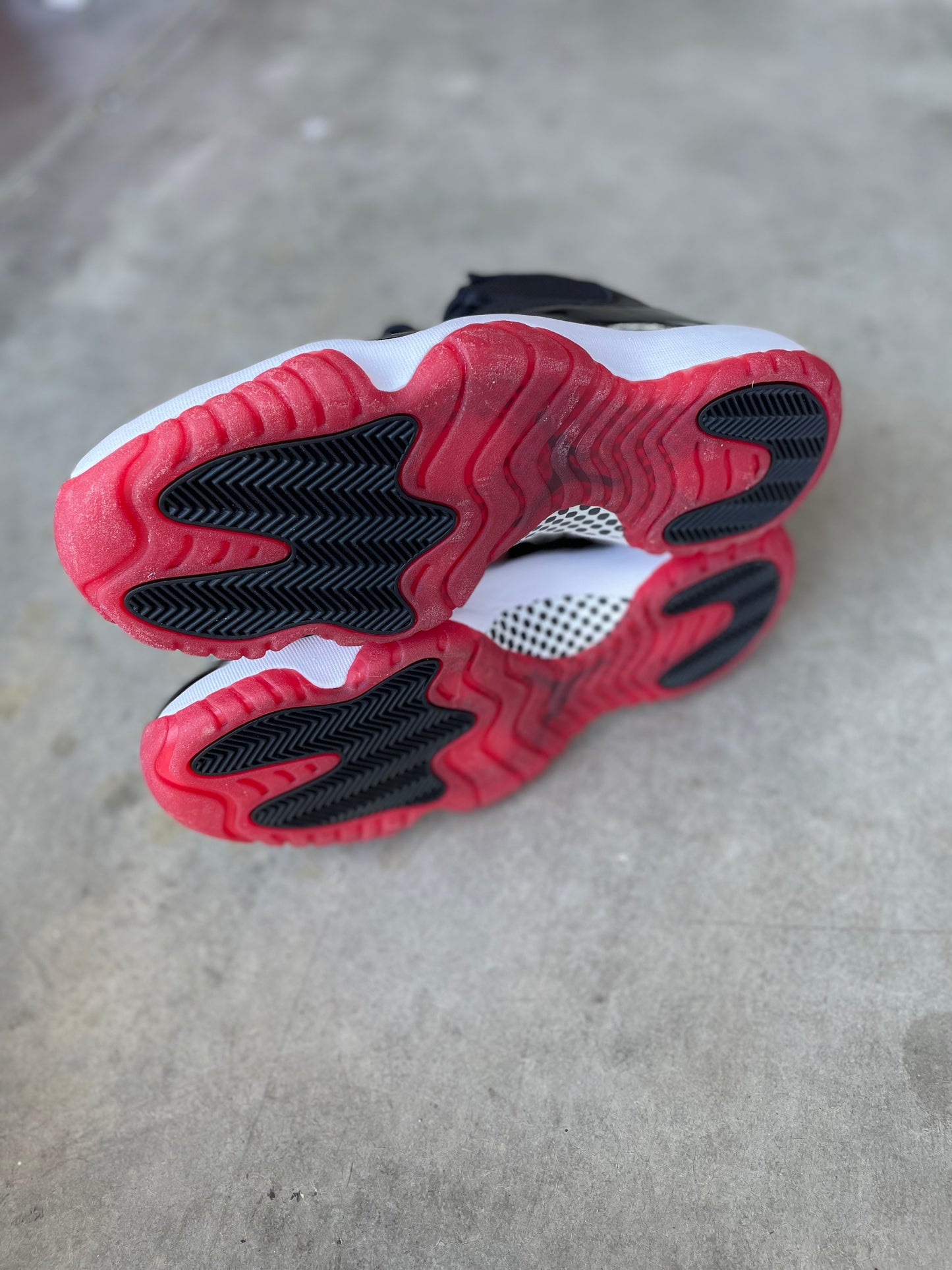 New 2019 Jordan retro 11 “Bred” men’s size 12 -no box