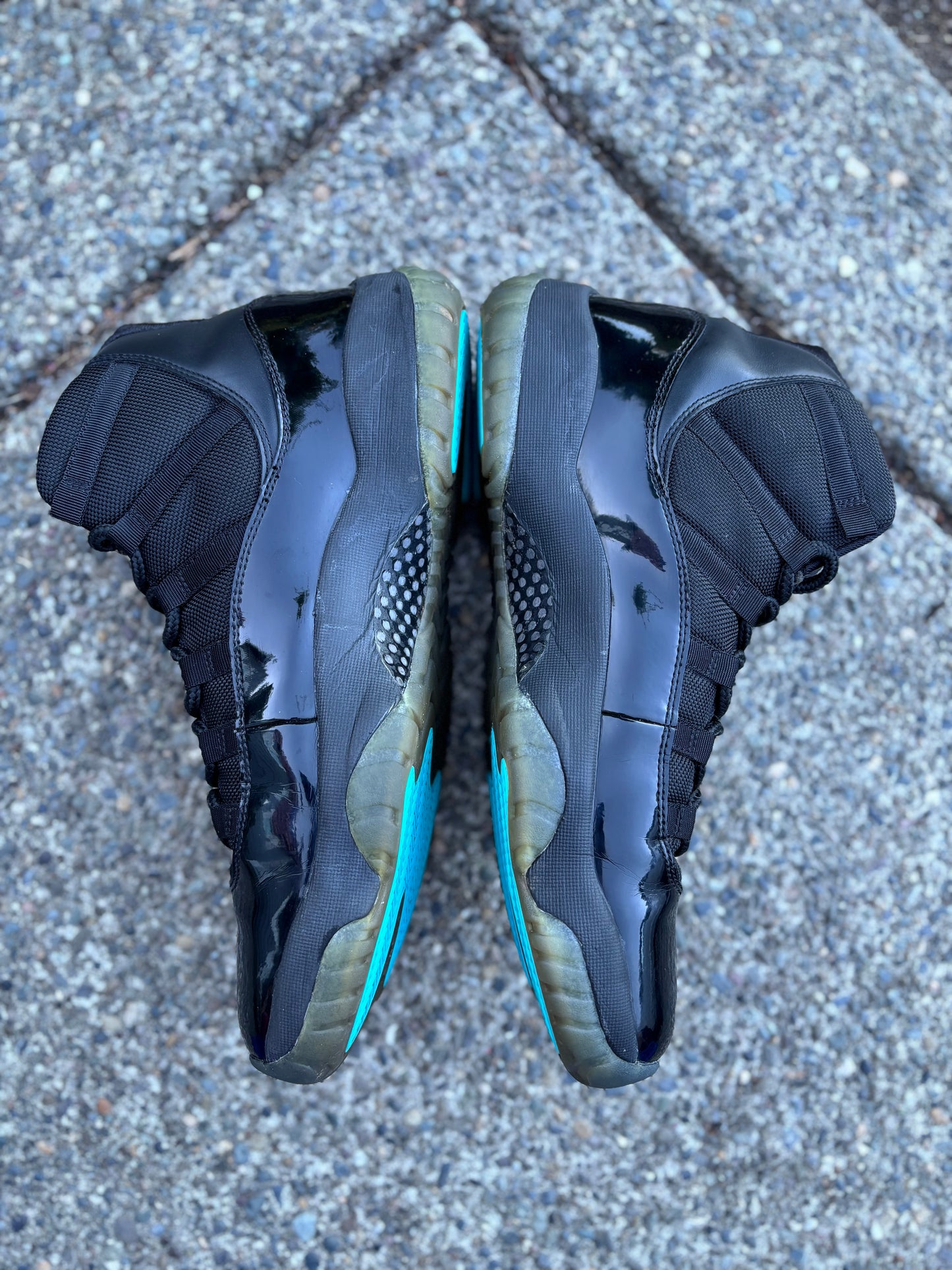 378037-006 Pre owned 2013 Jordan 11 retro gamma size 13 with box
