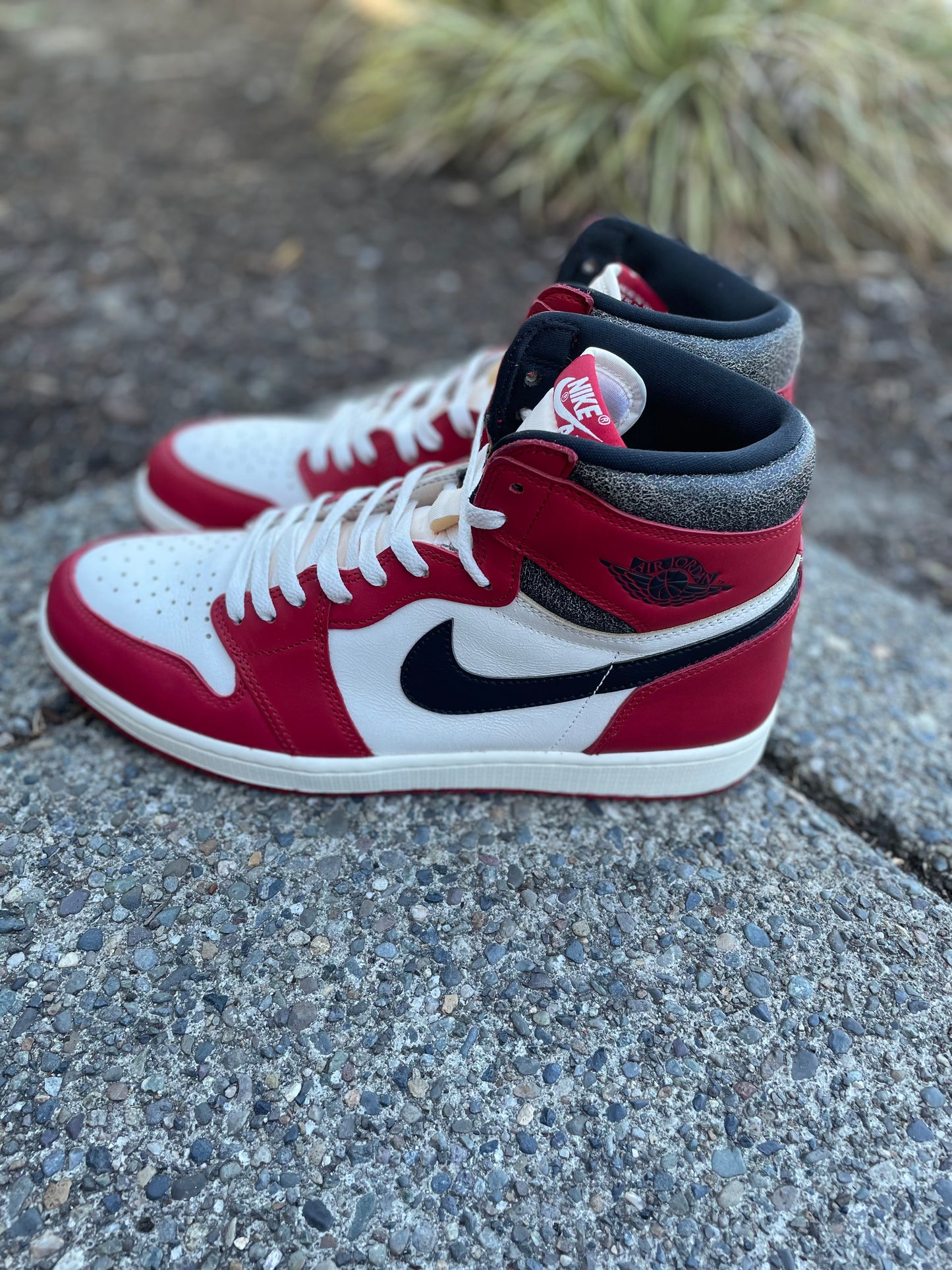 DZ5485 - Pre owned Jordan 1 lost and found , “Chicago” size 13