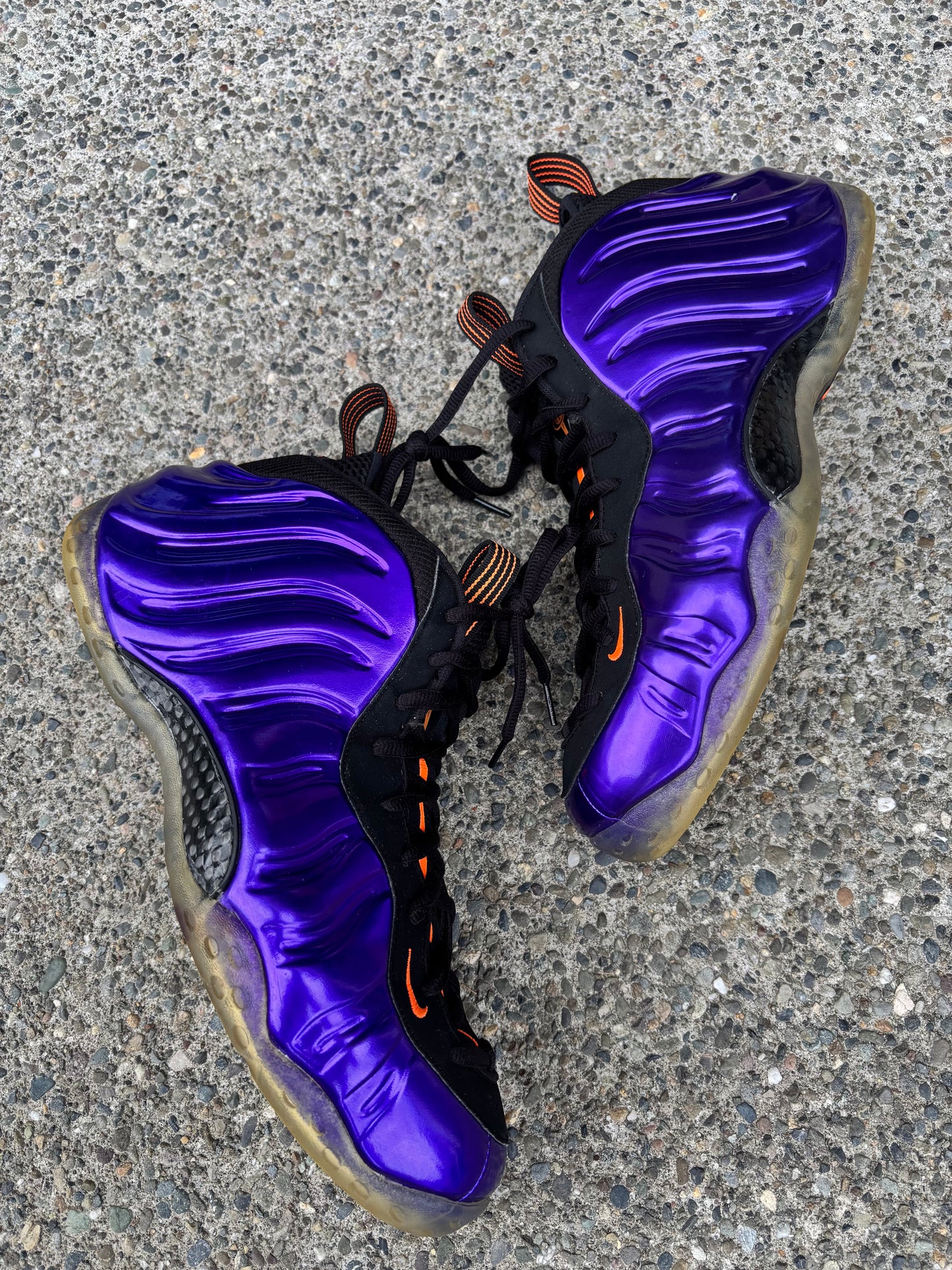 2012 Pre owned Nike Foamposite “Phoenix suns” size 13 with box 314996-501