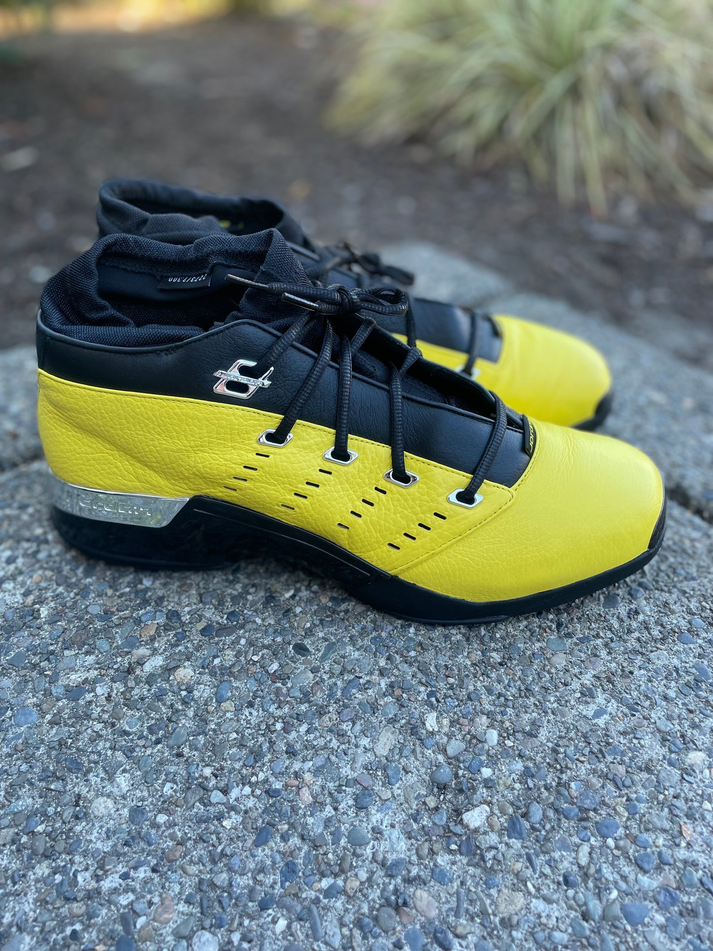 AJ7321-003 Pre owned Jordan 17 retro SoleFly size 14 with box