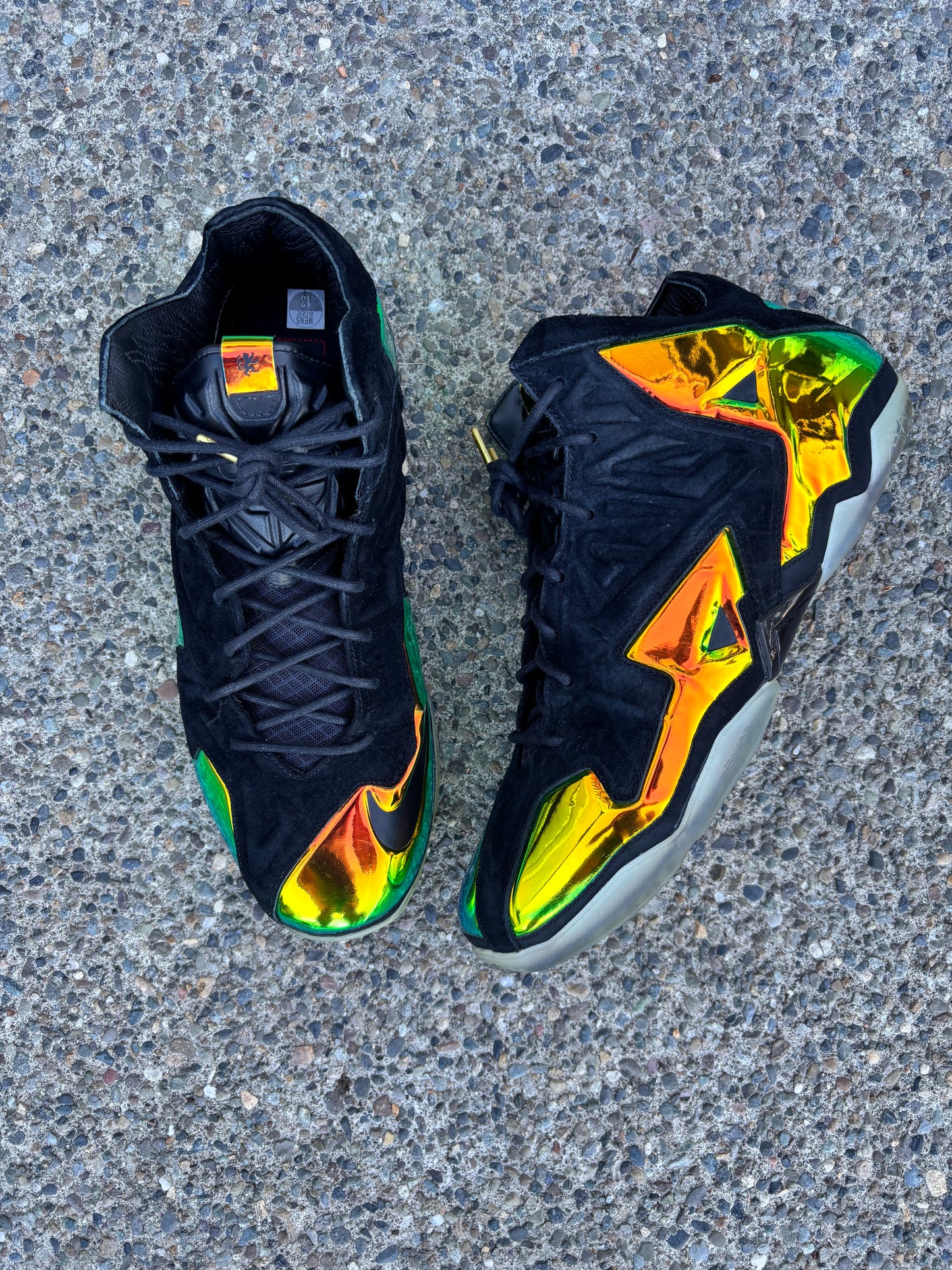 Pre owned 2014 Nike LeBron 11 ext “Kings crown” size 13 no box -677693-001