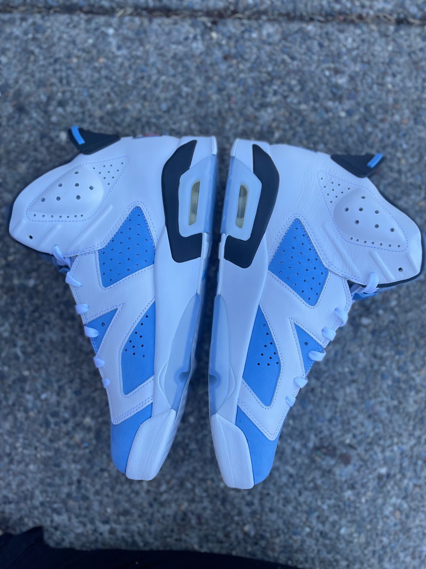 CT8529-410 New Jordan 6 “UNC” size 13 with box