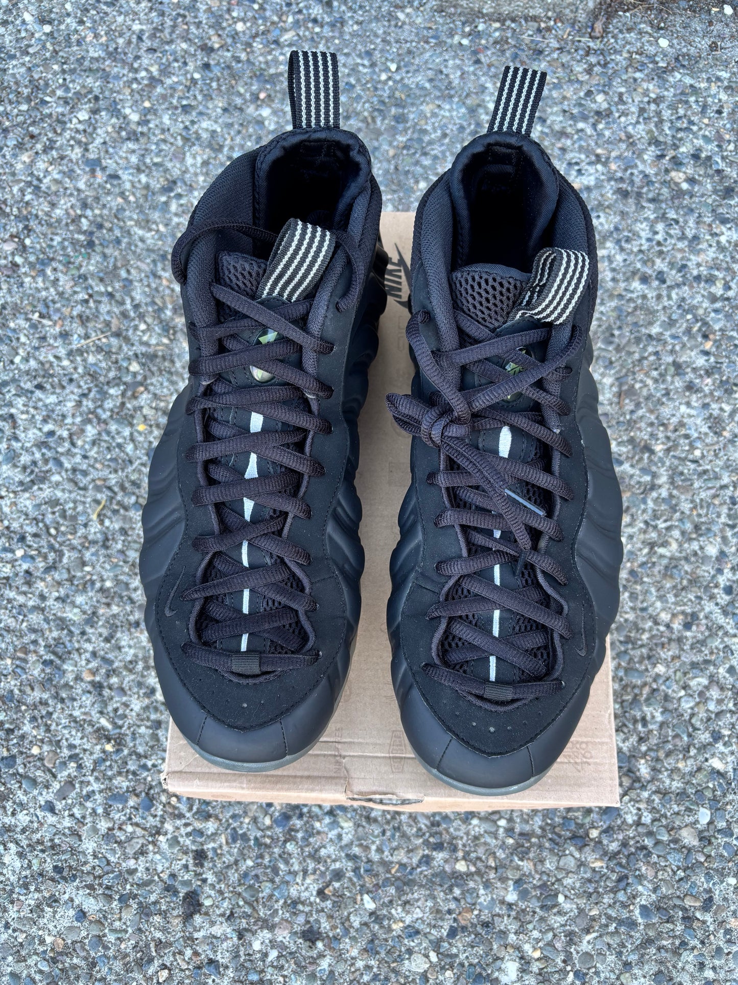 Pre owned 2012 Nike Foamposite one black “stealth” size 13 with box -314996-010