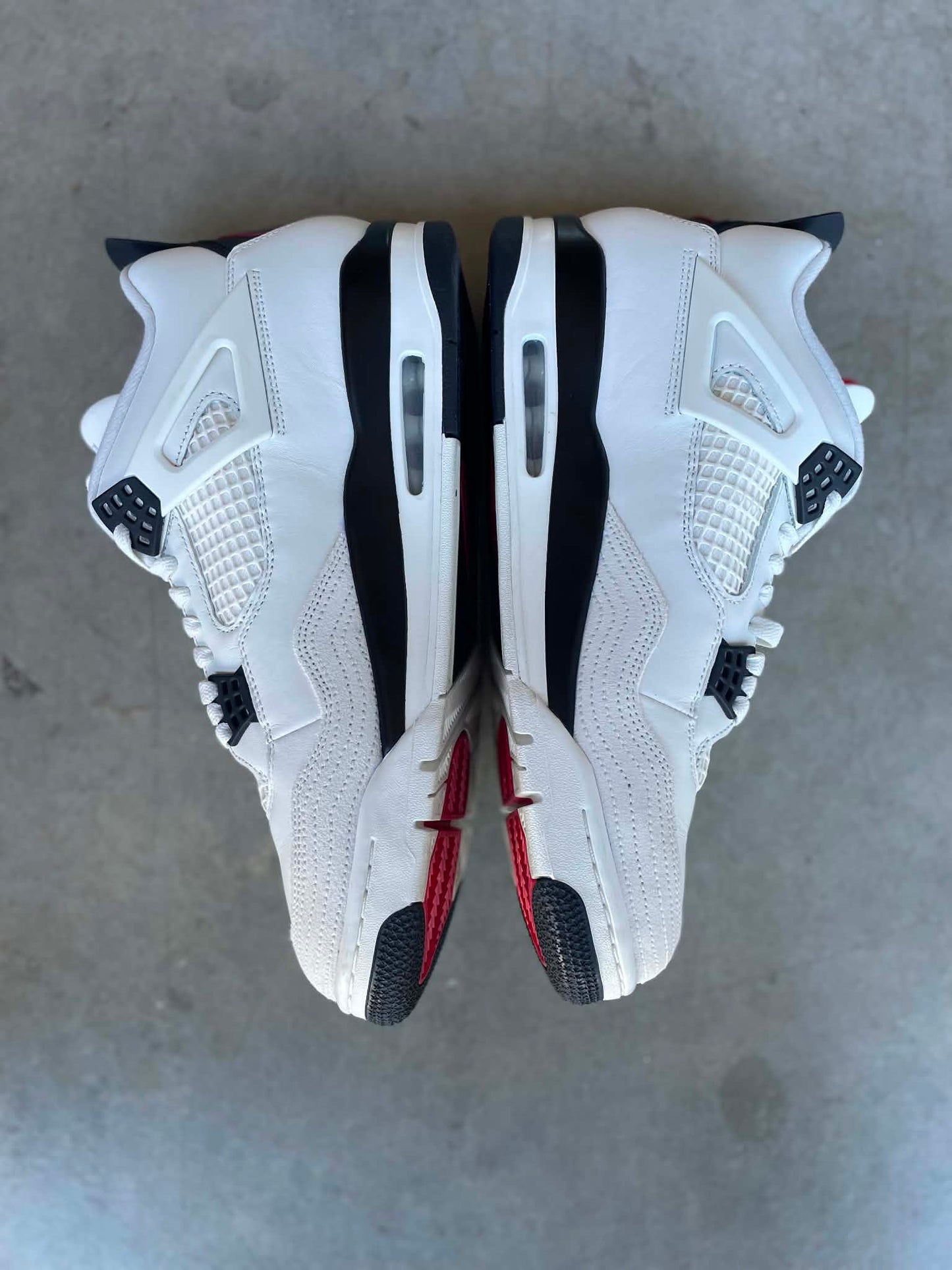 Pre owned Jordan 4 retro “Flight club” men’s size 12 no box -IM4002-100