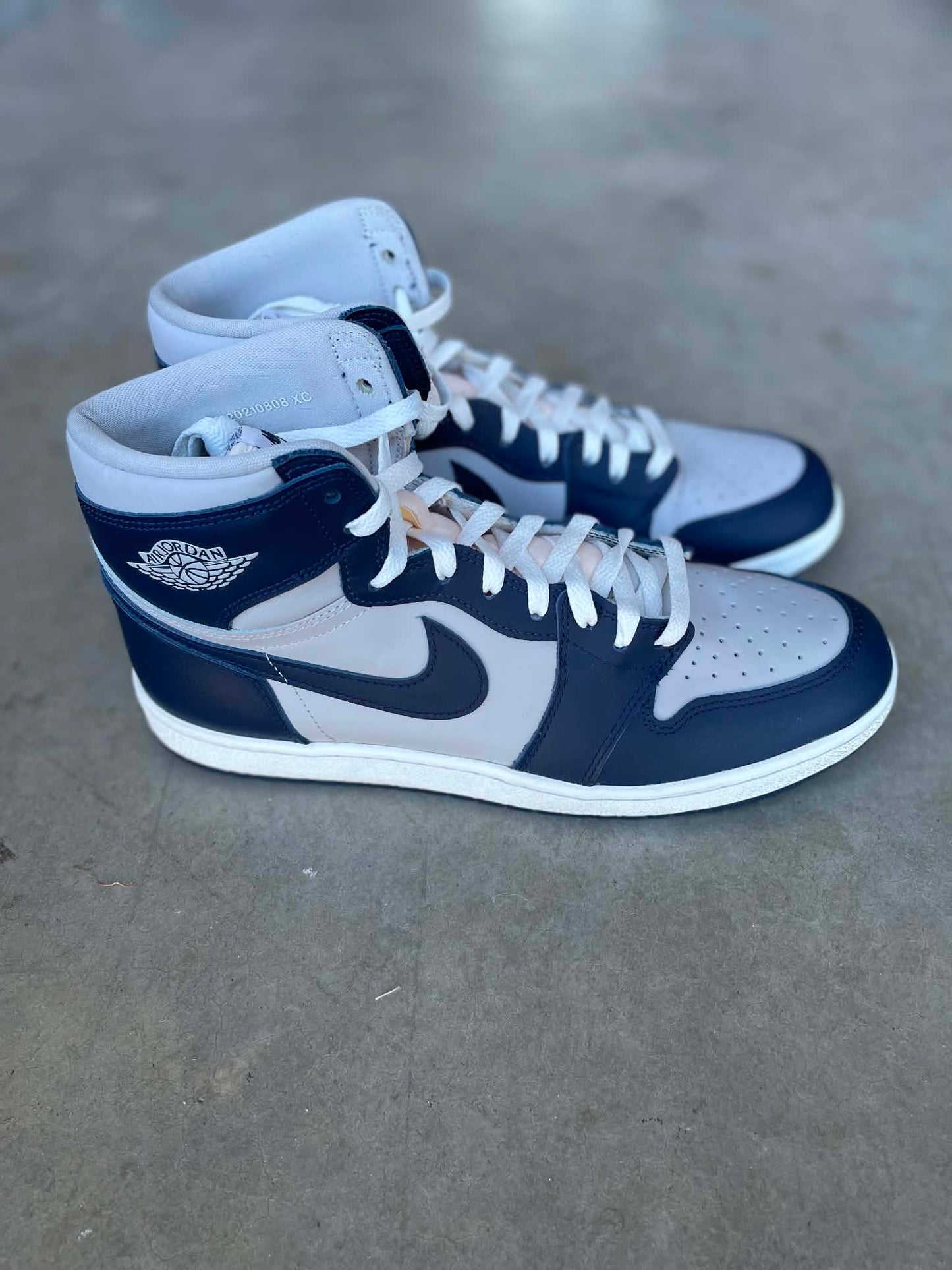 Pre owned Jordan 1 high ‘85 “Georgetown” men’s size 12 no box -BQ4422-400