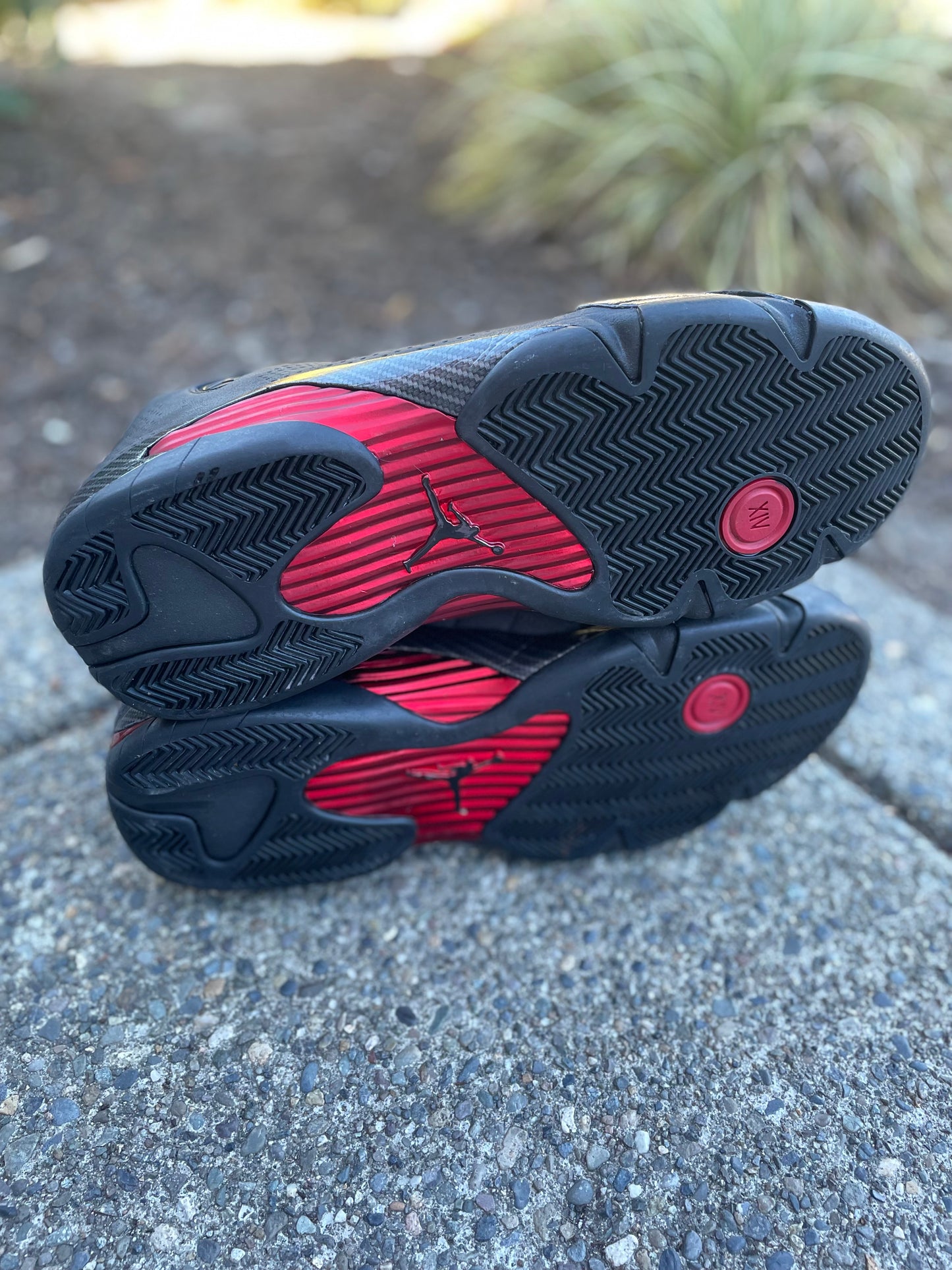 BQ3685-001 - Pre owned Jordan 14 retro SE size 13 with box