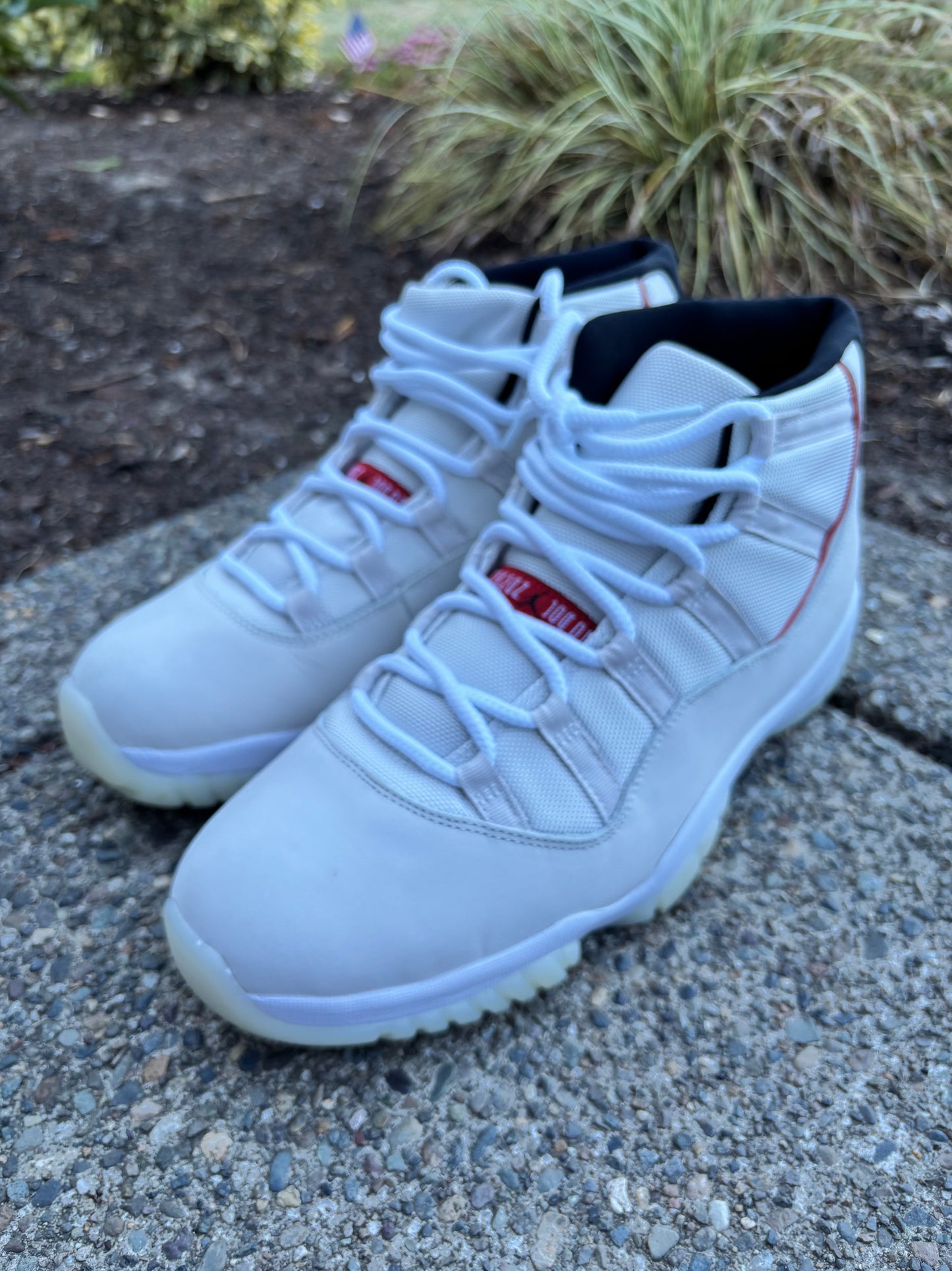378037-016 Pre owned Jordan retro 11 platinum tint size 13 with box