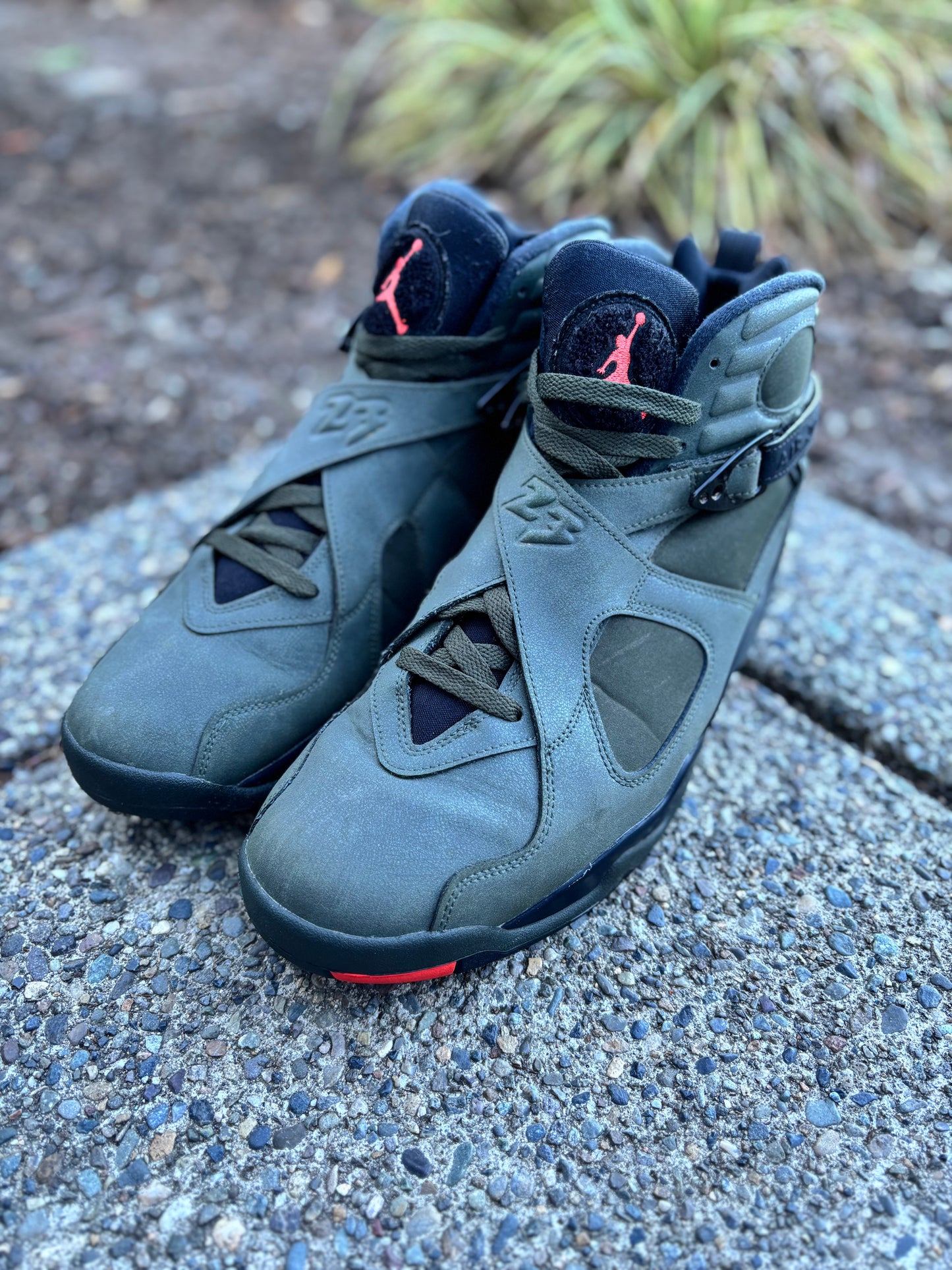 305381-305 Pre owned Jordan 8 retro take flight undefeated size 13 no box