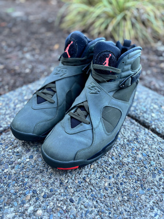 305381-305 Pre owned Jordan 8 retro take flight undefeated size 13 no box