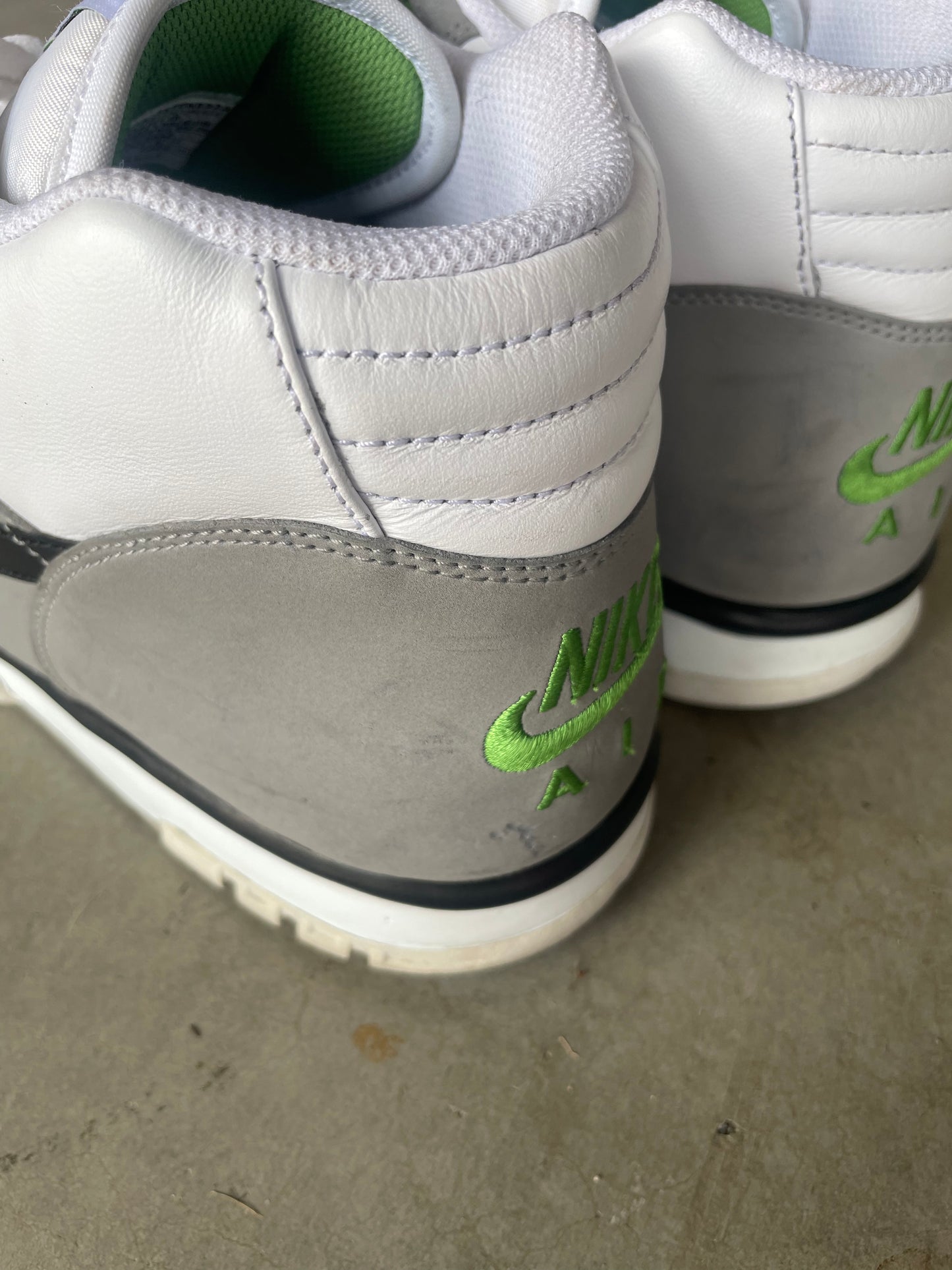 Pre owned Nike trainer 1 “Chlorphyl” sample men’s size 12 no box -
