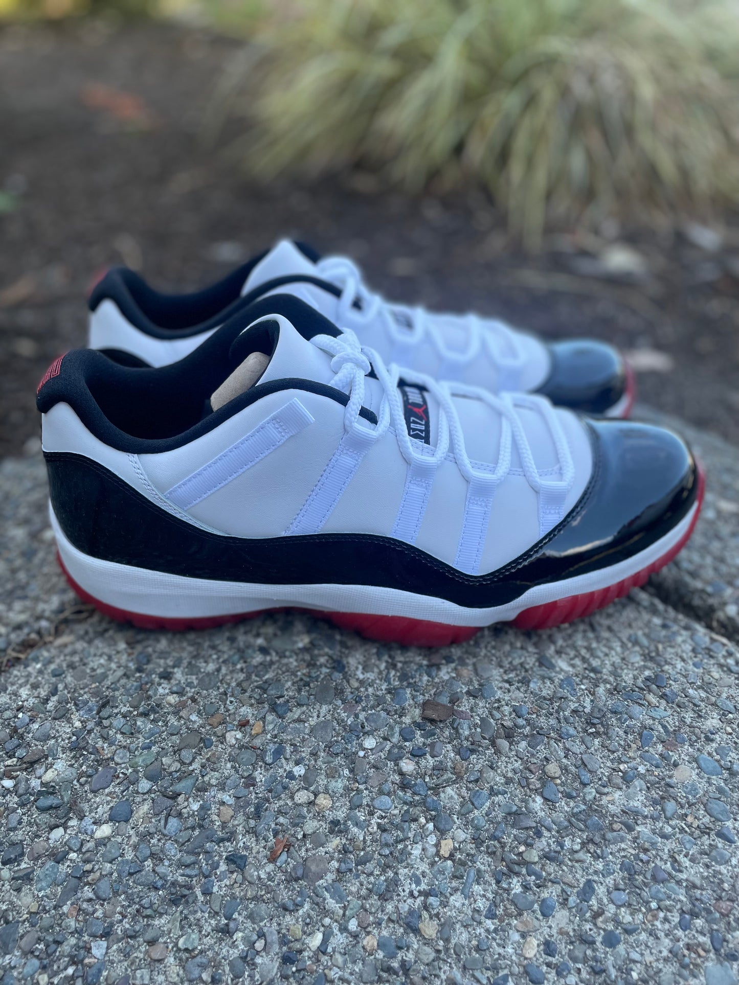 AV2187-160 New Jordan 11 low Concord bred size 13 with box