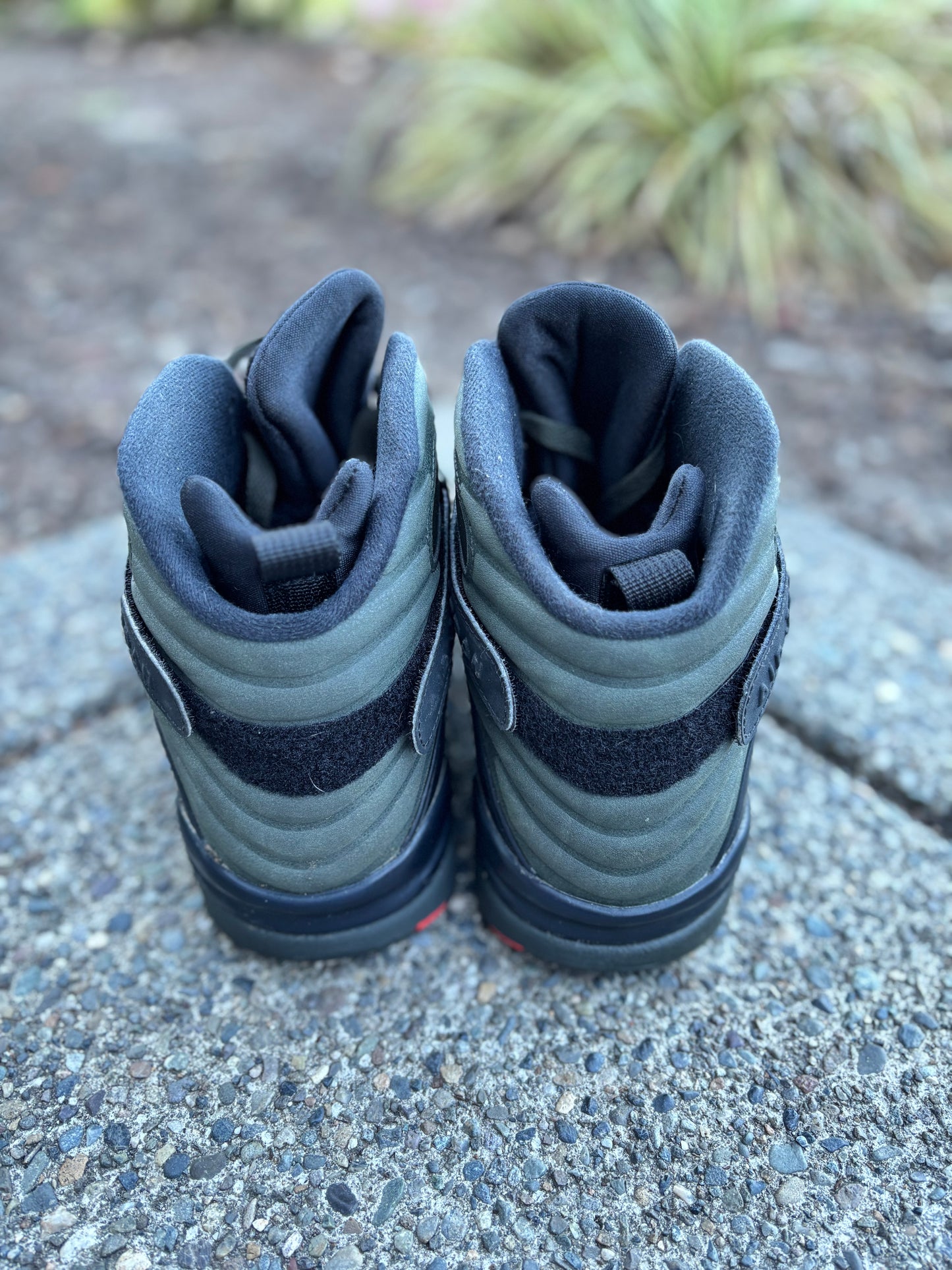 305381-305 Pre owned Jordan 8 retro take flight undefeated size 13 no box
