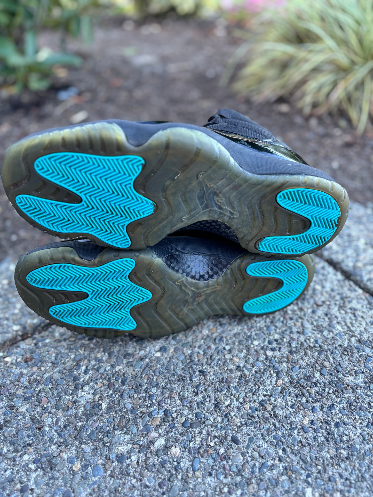 378037-006 Pre owned 2013 Jordan 11 retro gamma size 13 with box