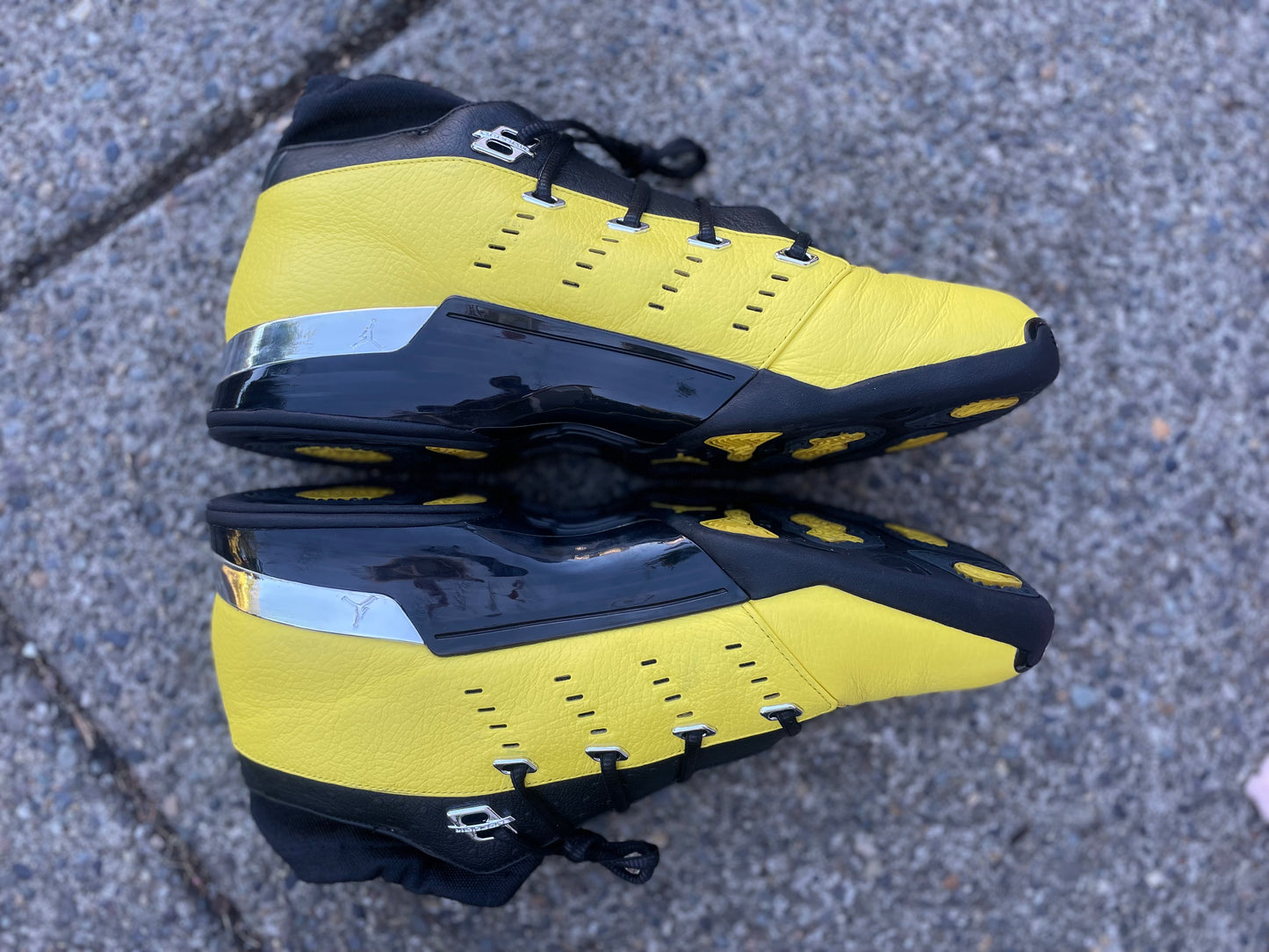 AJ7321-003 Pre owned Jordan 17 retro SoleFly size 14 with box