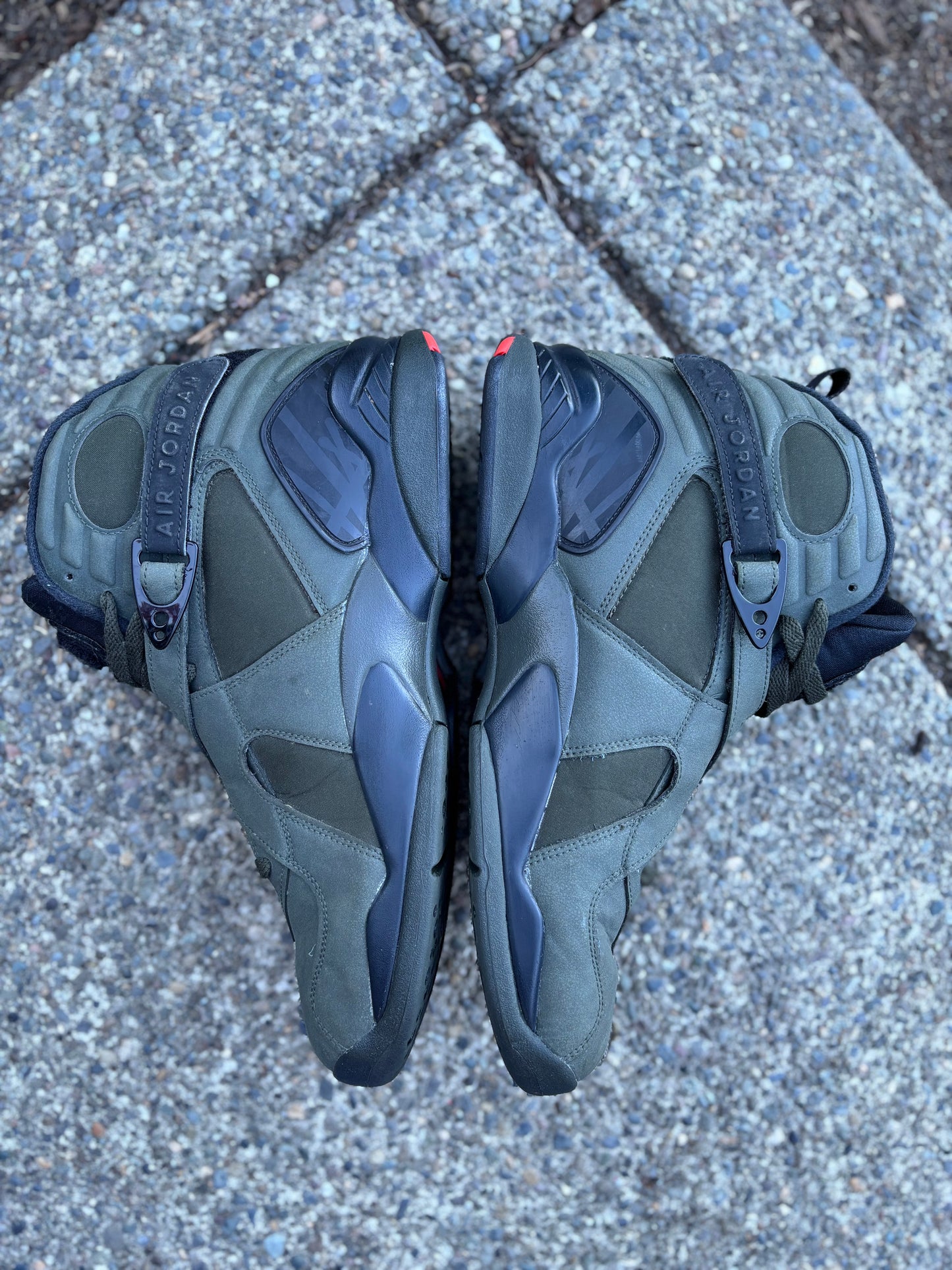 305381-305 Pre owned Jordan 8 retro take flight undefeated size 13 no box
