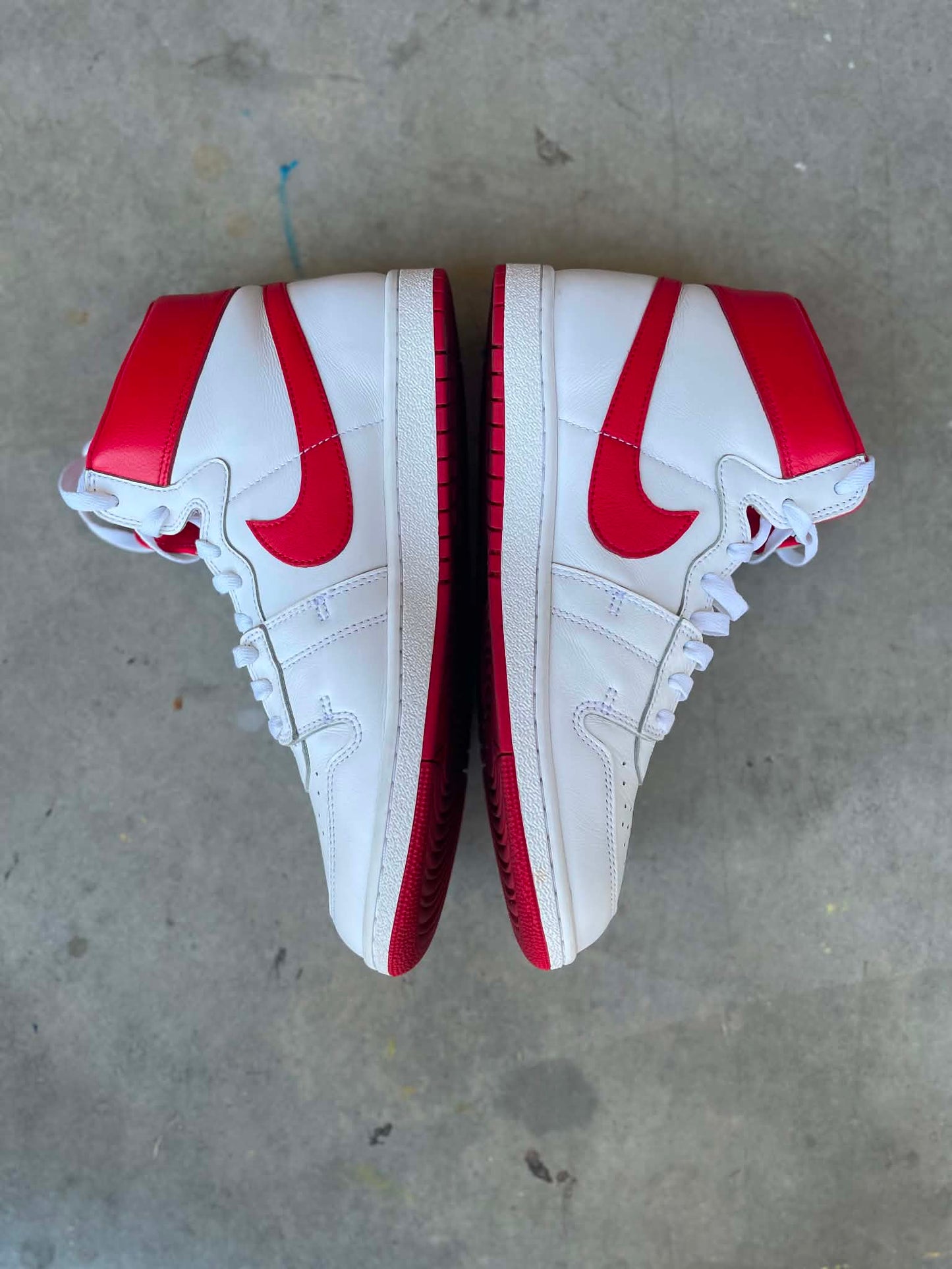 Pre owned red Nike air ship “New beginning pack promo sample” mens size 11.5 no box -