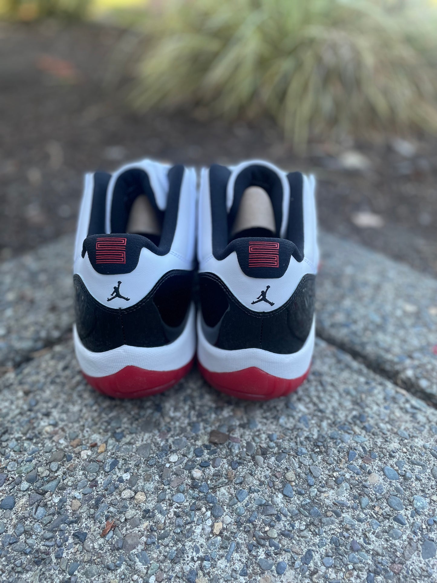 AV2187-160 New Jordan 11 low Concord bred size 13 with box