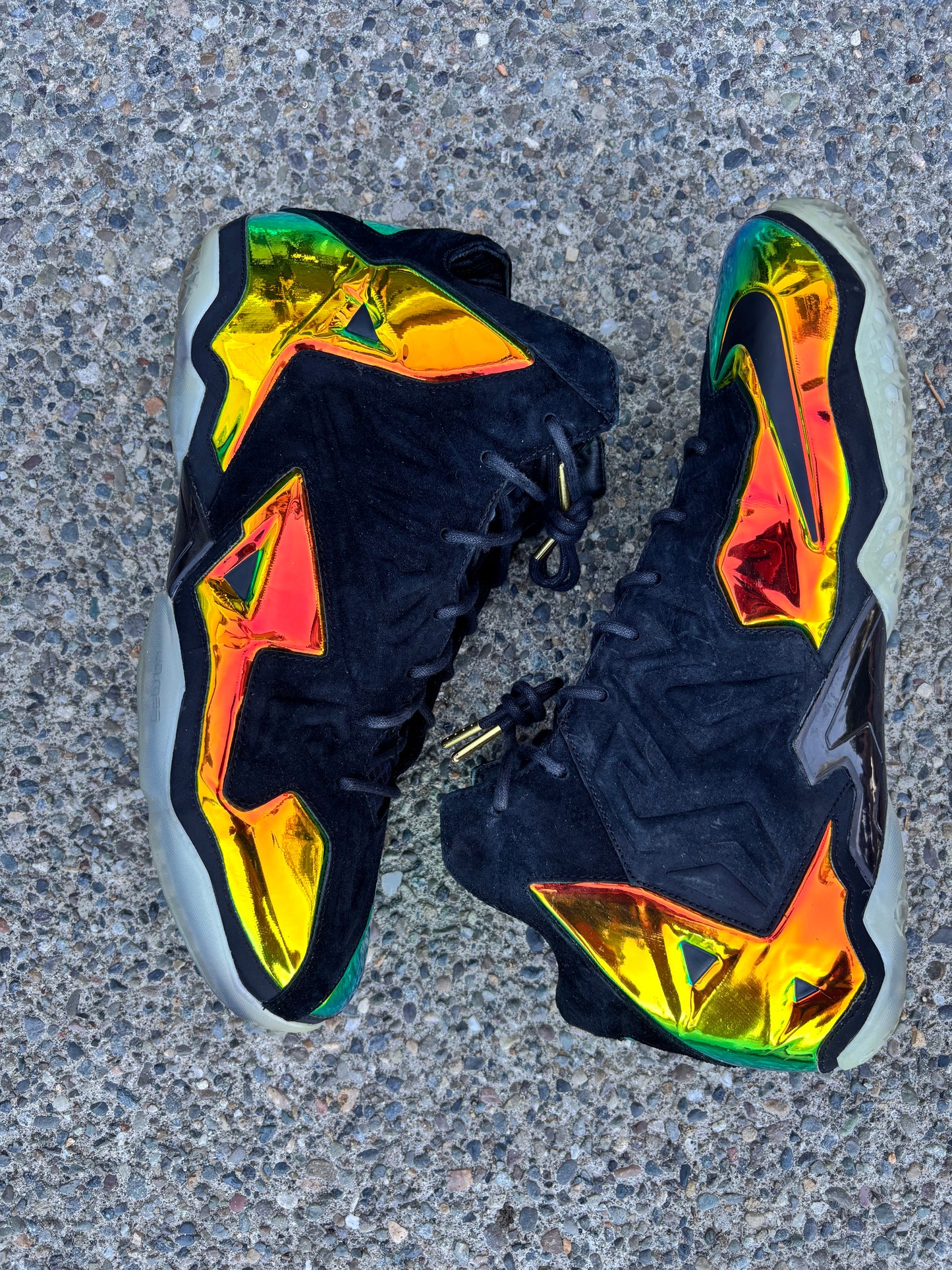 Pre owned 2014 Nike LeBron 11 ext “Kings crown” size 13 no box -677693-001
