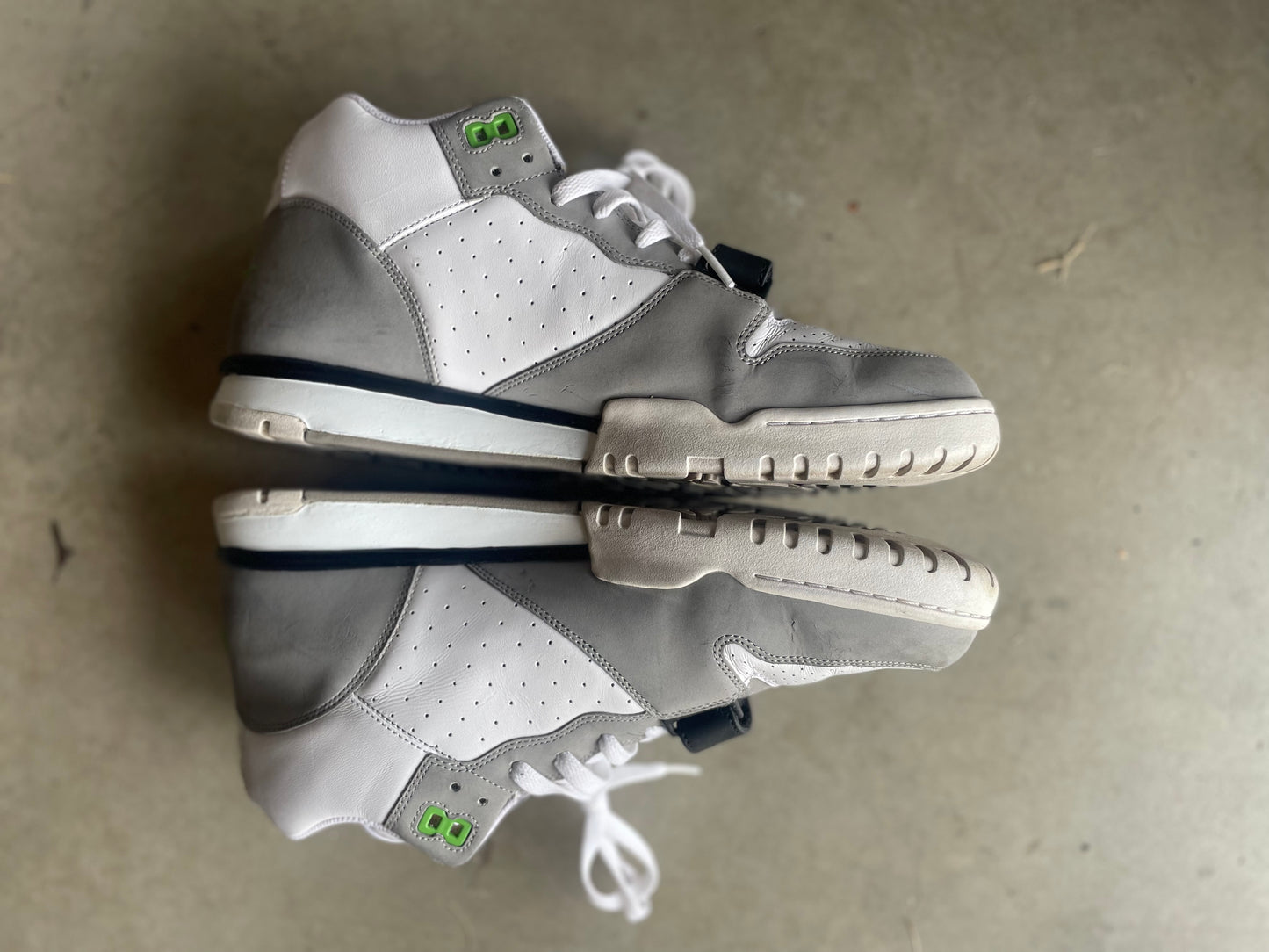 Pre owned Nike trainer 1 “Chlorphyl” sample men’s size 12 no box -