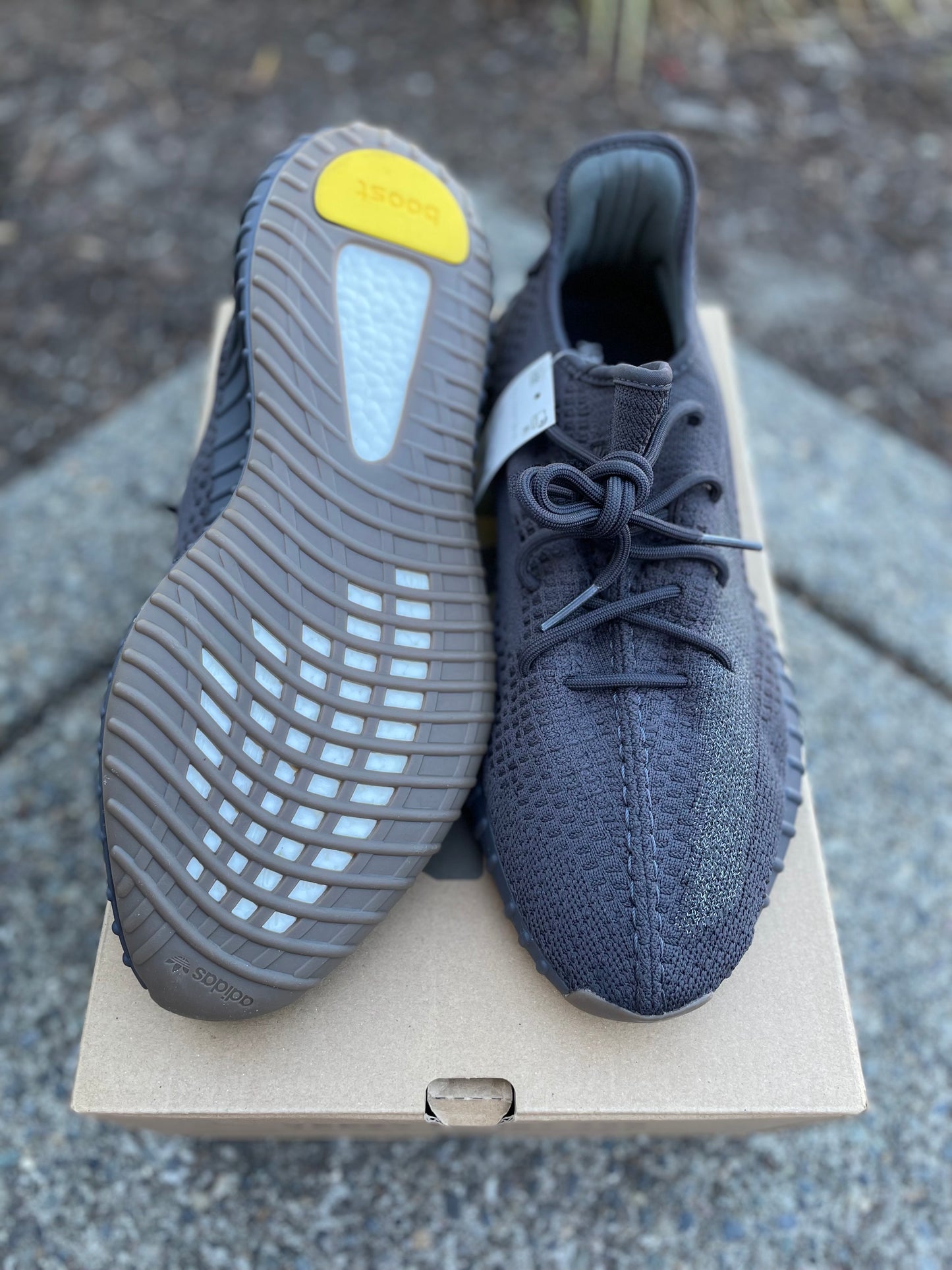 FY4176 -New Yeezy 350 V2 Cinder reflective size 14 with box